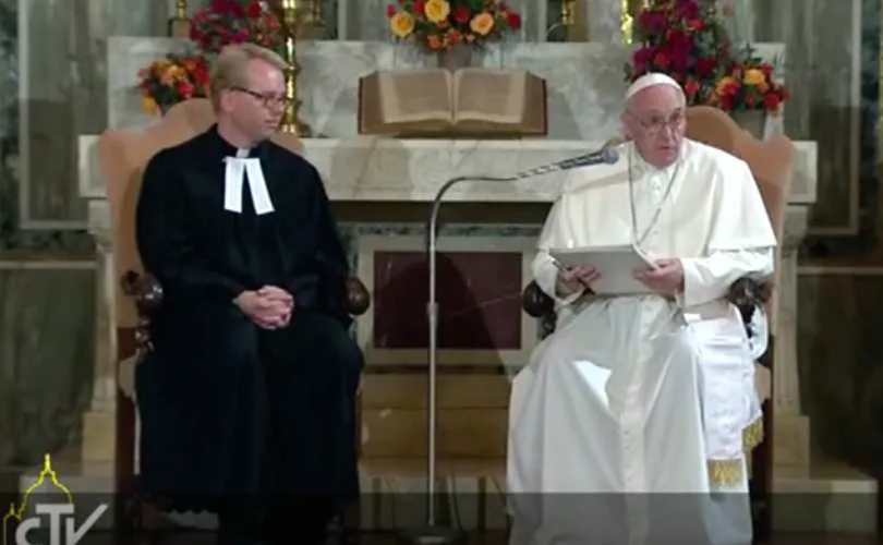 pope-and-lutheran-pastor